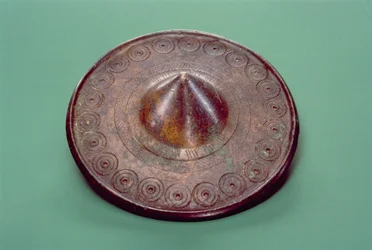 Cabeza de alfiler incisa, de Irlanda, c.700 a.C.